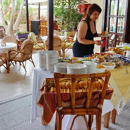 Vasilaras 3* Skála